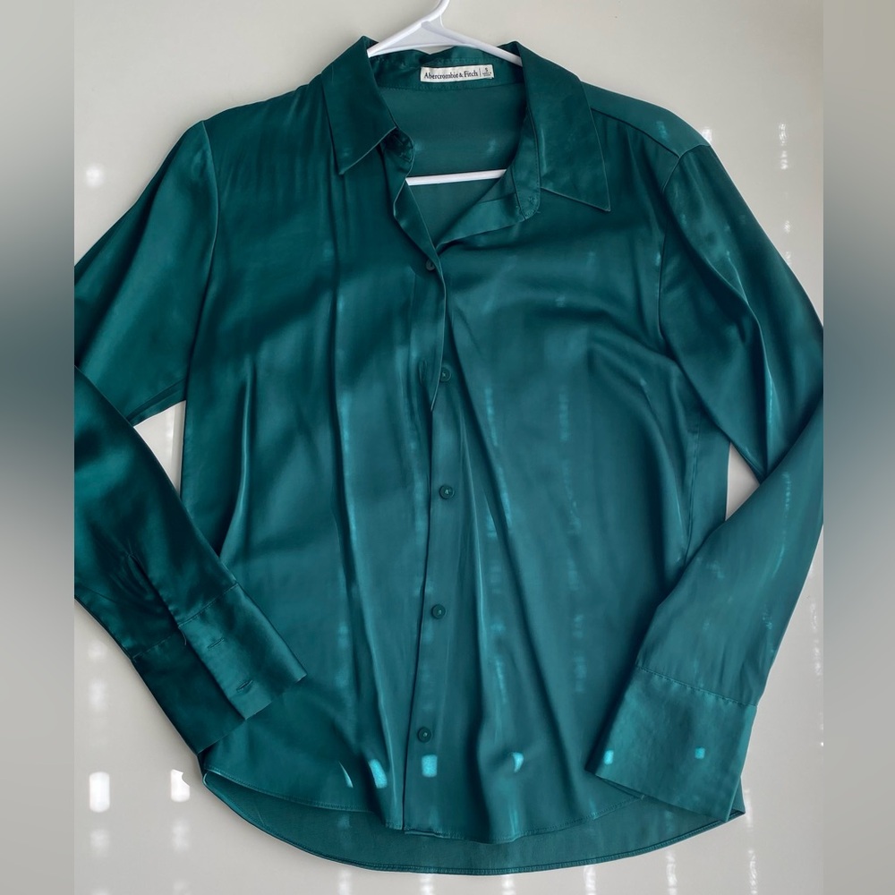 Abercrombie Long-Sleeve Satin Button-Up Shirt
